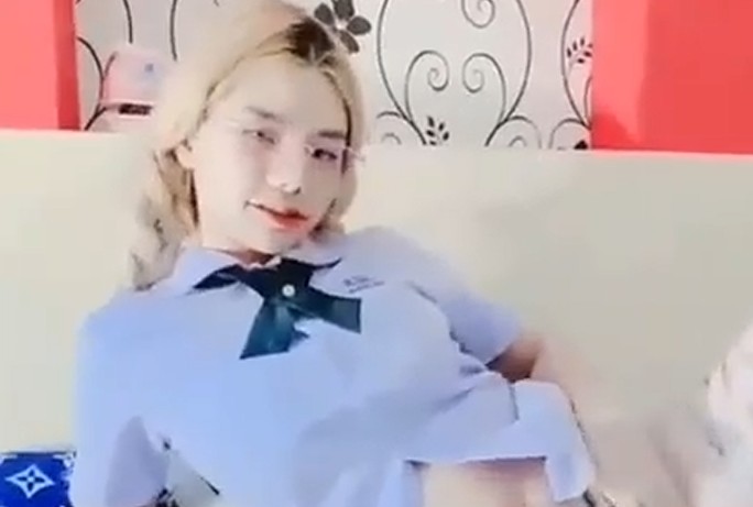 Daily Routine! Adik Semangat Menyelesaikan Tugas Harian dengan Senyum